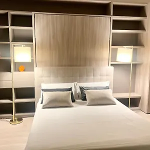 La 3*, Milan Italy